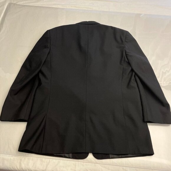 Zagato Signature Collection 2-Piece Wool-Blend Suit – Black Windowpane
Very nice - Picture 4 of 16